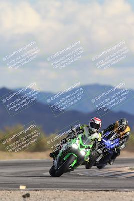 media/Nov-16-2025-Race Pace (Sun) [[8c5fa54630]]/Non Verified Riders (1st 20 Minutes)/5-Turn 15 (110pm)/